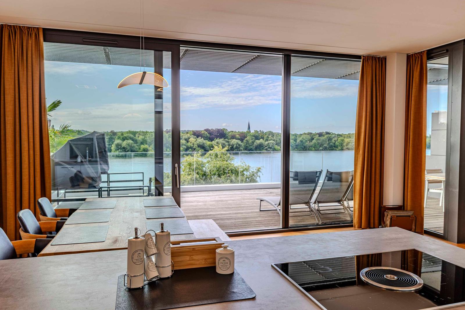 Küchen- und Essbereich mit Terrasse und Havelblick, Havelwelle Potsdam